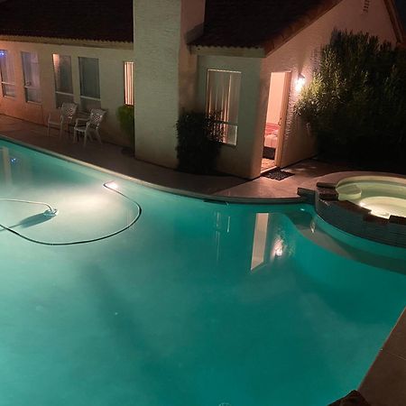 Luxury 1900 Sq Ft House Huge 46 Ft Pool & Hot Spa ラスベガス エクステリア 写真