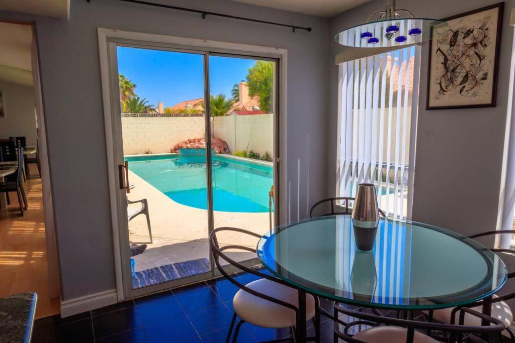Luxury 1900 Sq Ft House Huge 46 Ft Pool & Hot Spa ラスベガス エクステリア 写真
