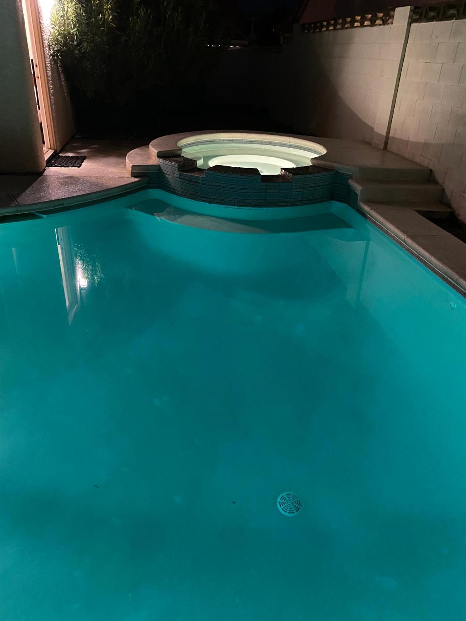 Luxury 1900 Sq Ft House Huge 46 Ft Pool & Hot Spa ラスベガス エクステリア 写真