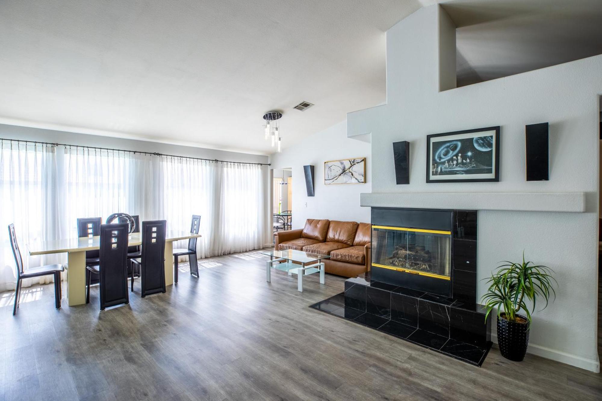 Luxury 1900 Sq Ft House Huge 46 Ft Pool & Hot Spa ラスベガス エクステリア 写真